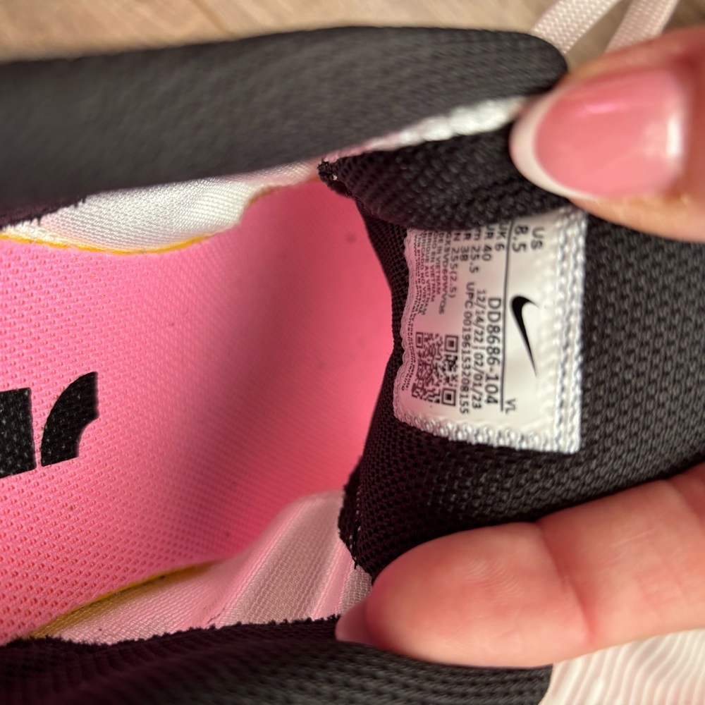 Nike women’s Air WinFlo size 8.5 pink, white, black EUC - Picture 5 of 6